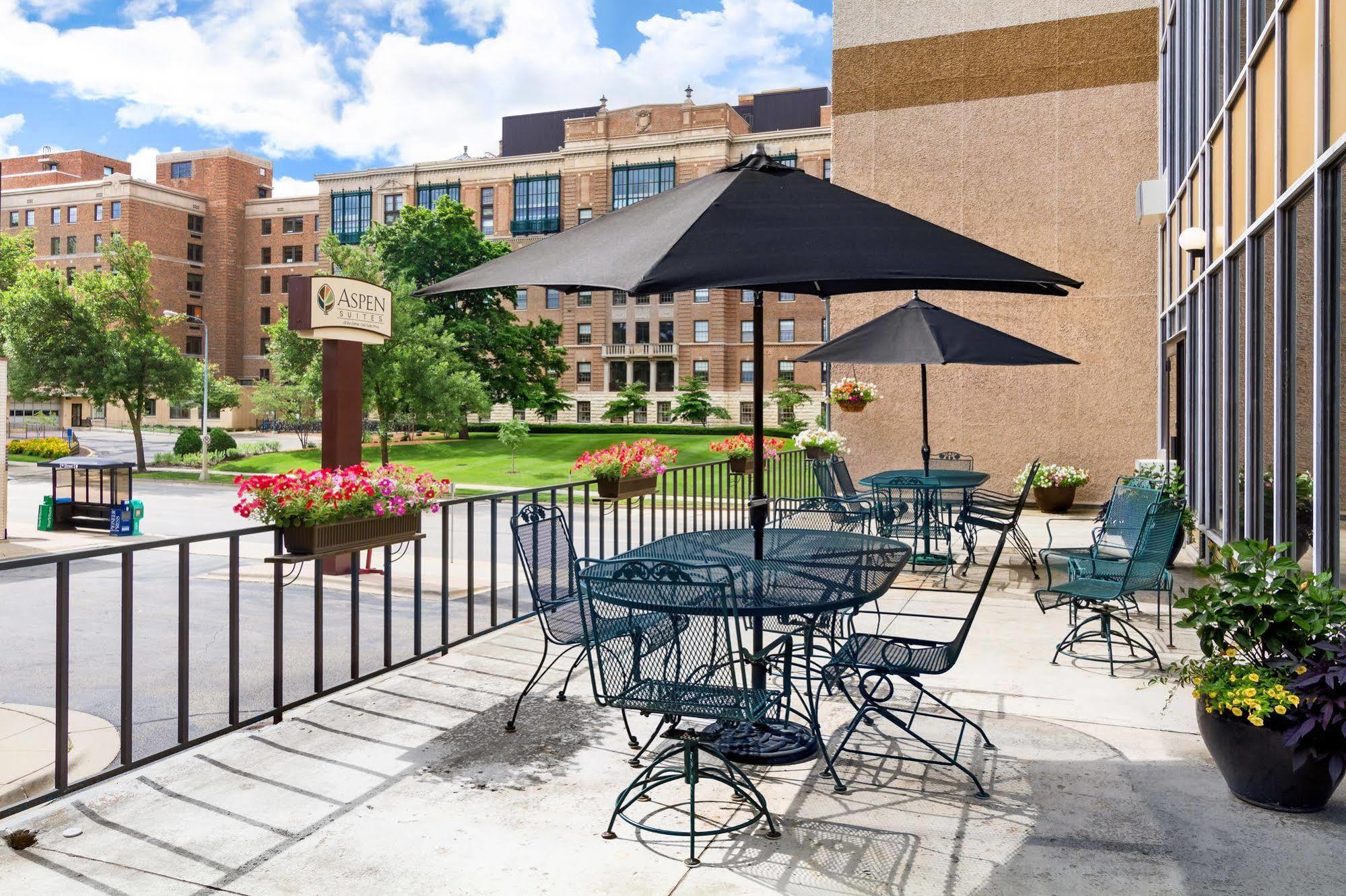 Aspen Select Hotel Rochester Exterior photo